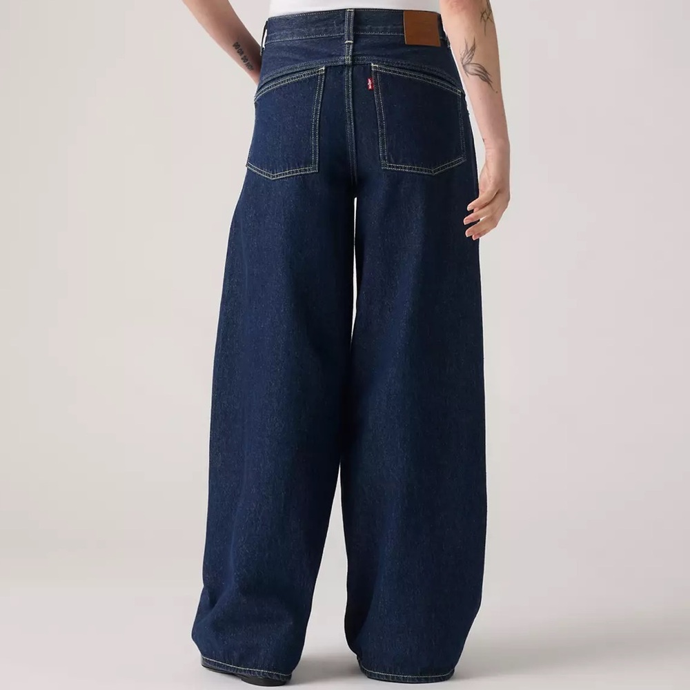 NEW Levi's Super Baggy Barrel Leg Blue Jeans in Dark Wash Women's 33 - Picture 3 of 13